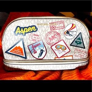 MICHAEL KORS COSMETIC BAG